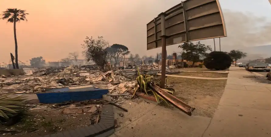 A view of the destruction caused by the January 2025 fires in Los Angeles, captured by YouTuber John Hicks.