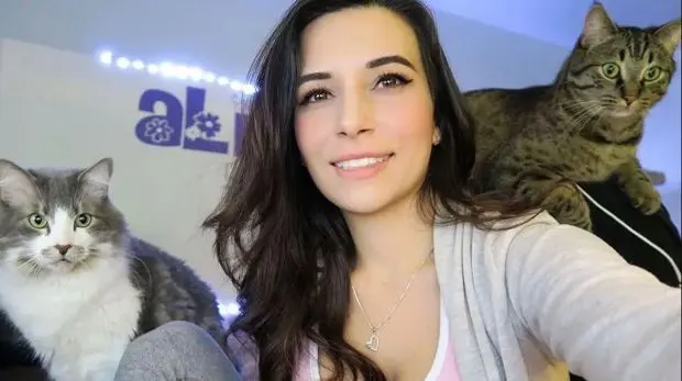 Instagram/Alinity