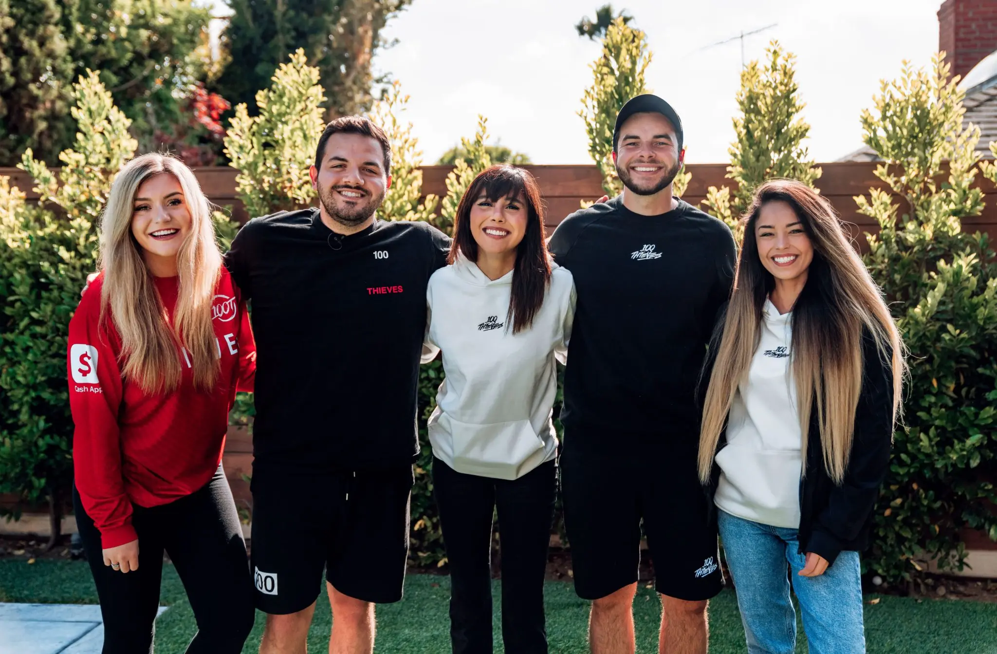 100 Thieves BrookeAB, CouRageJD, Neekolul, Nadeshot, Valkyrae