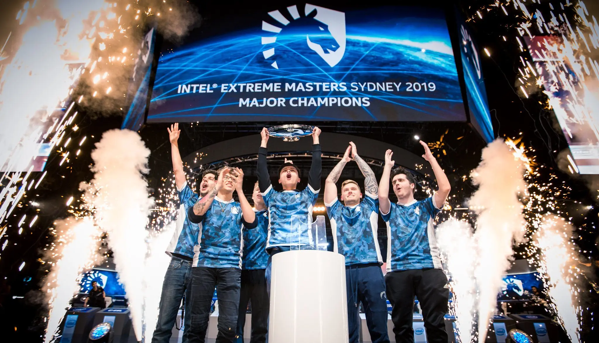 Team Liquid lifting IEM Sydney 2019 trophy