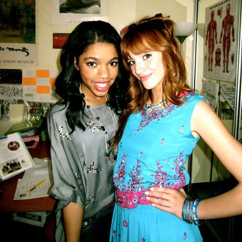 Teala Dunn & Bella Thorne Shake It Up