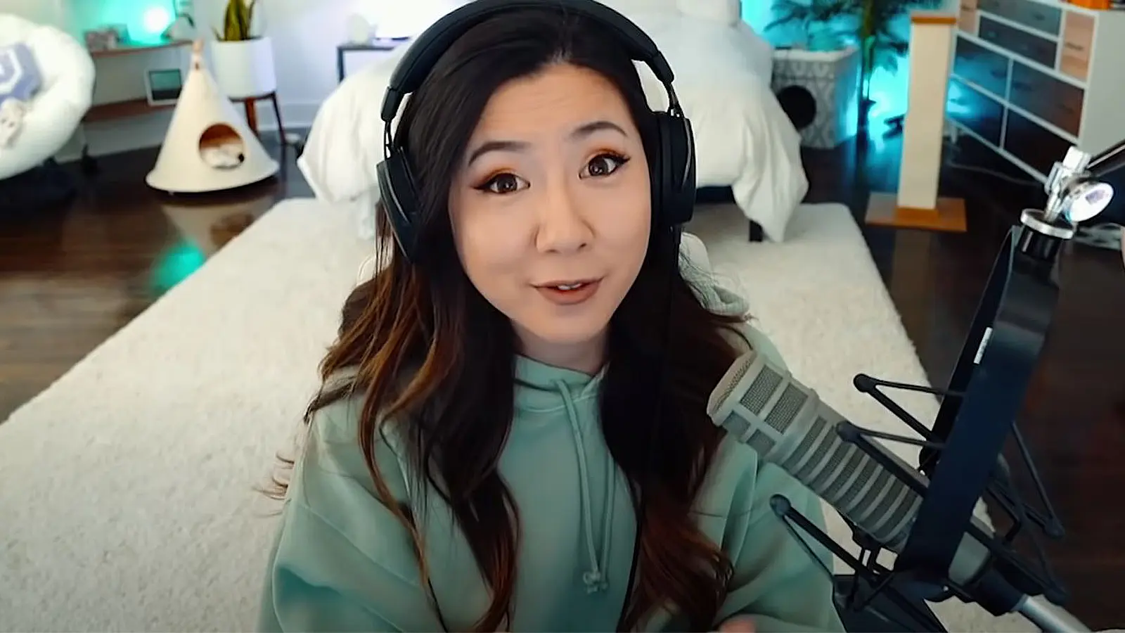 Fuslie talks on YouTube