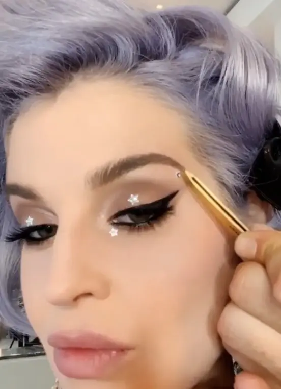 kelly makeup