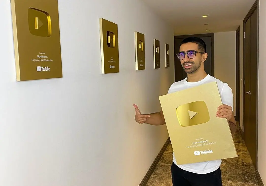 Vikkstar gold YouTube plaques