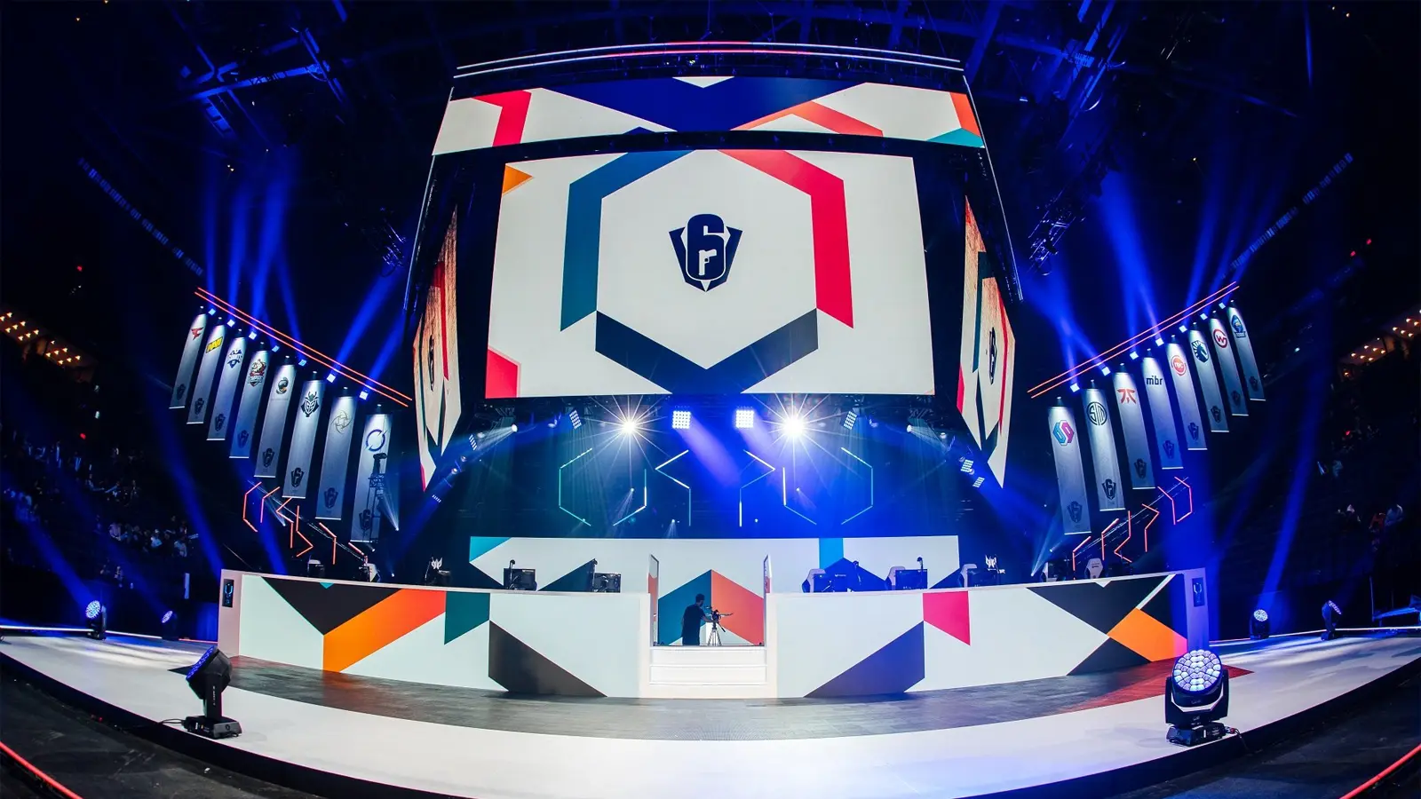 Six Invitational stage