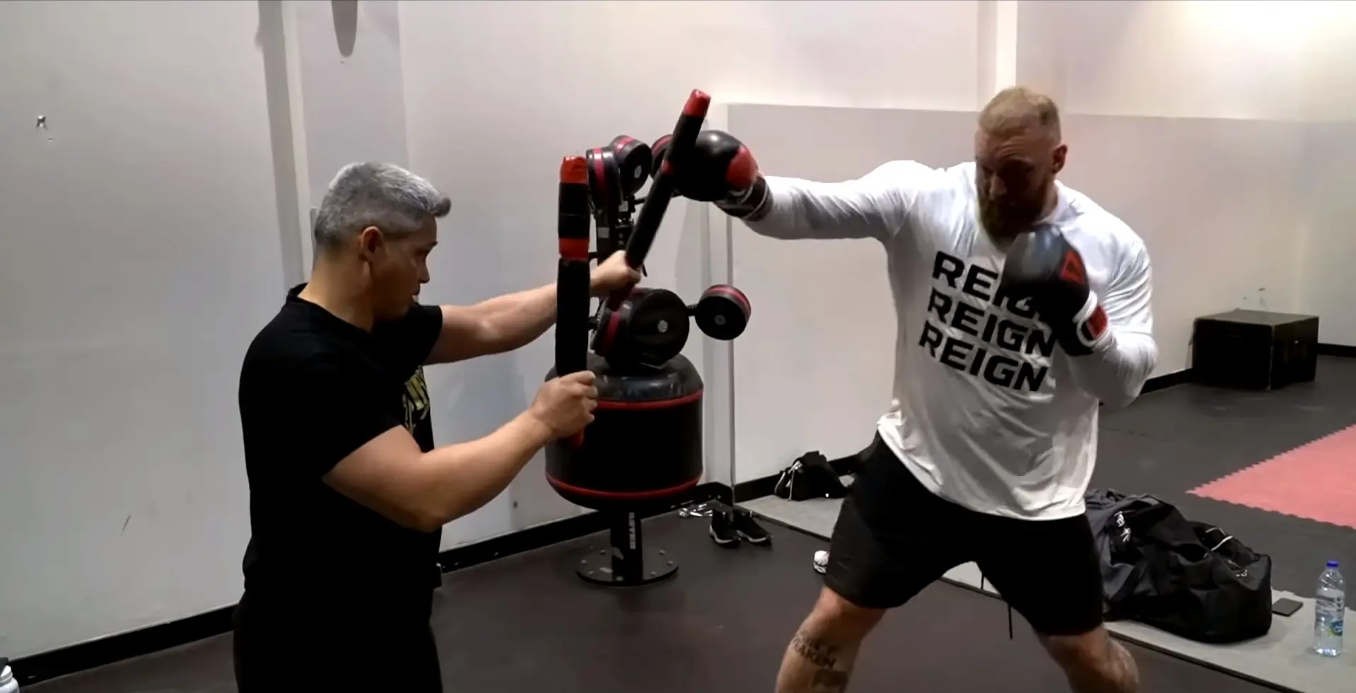 Hafþór ‘Thor’ Björnsson boxing