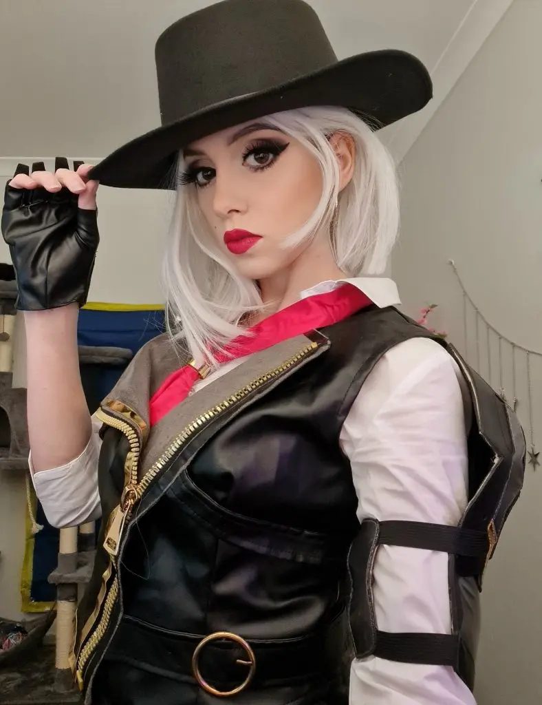 Overwatch Ashe Cosplay