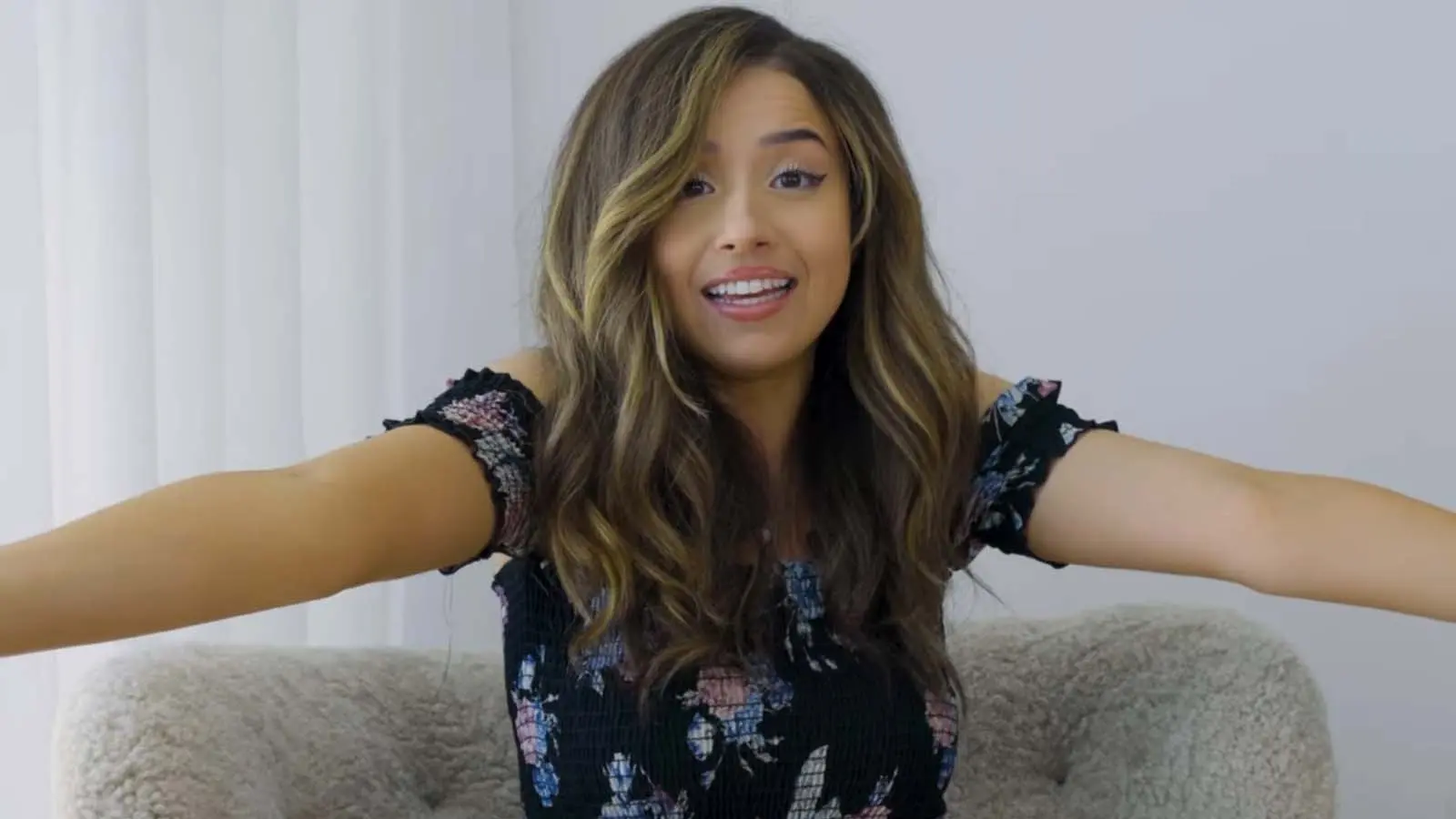 Pokimane reveals truth behind viral “single btw” tweet that broke the internet