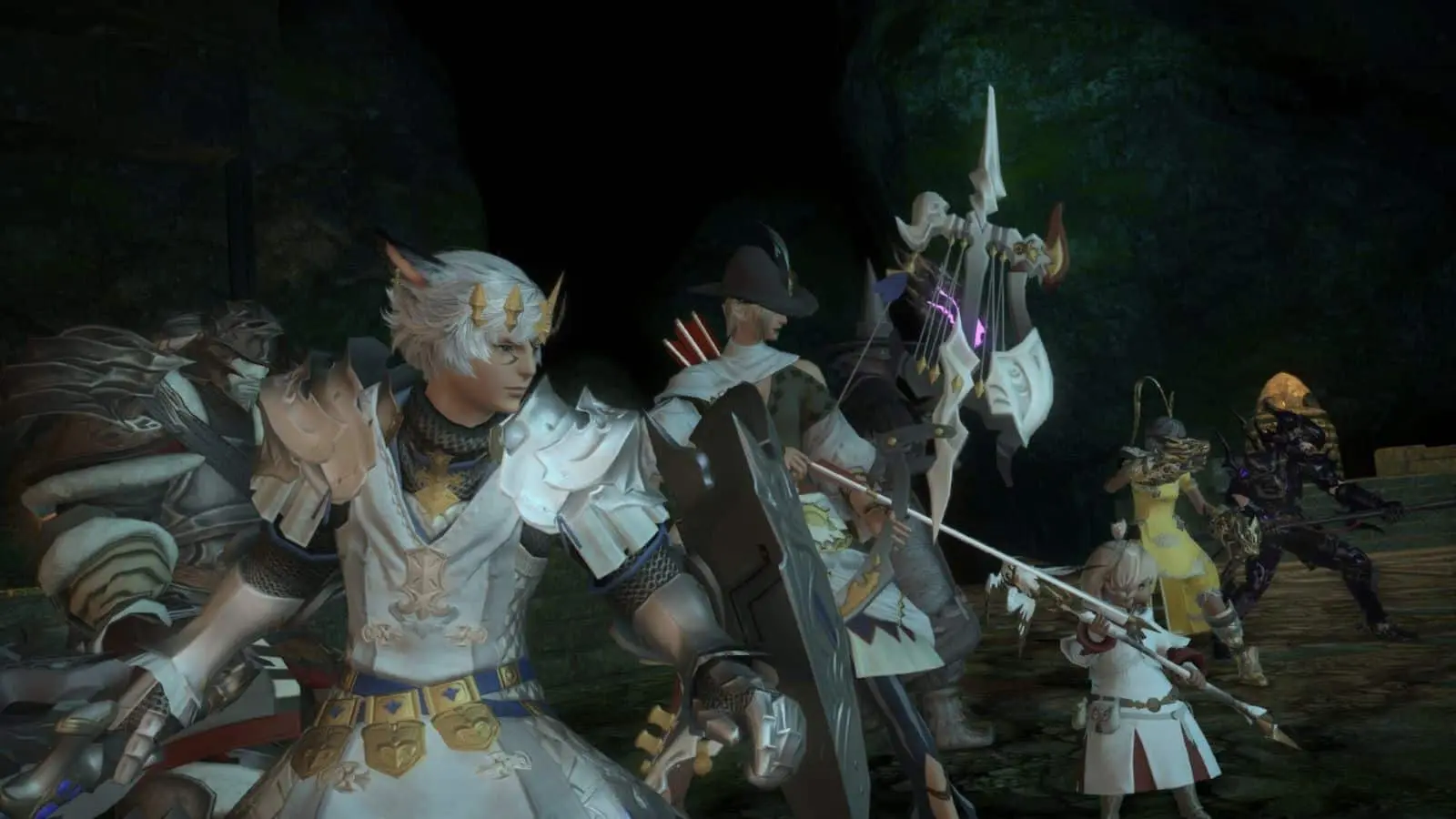 Final Fantasy 14 screenshot showing a group of characters preparing for battle