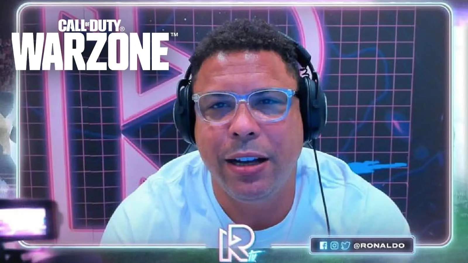 Ronaldo Nazario on Twitch with Warzone logo