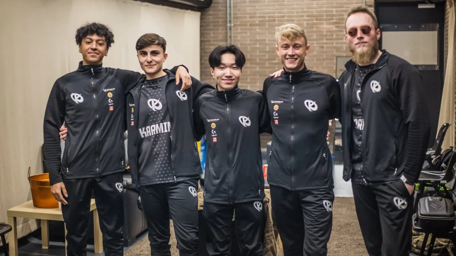 Rekkles alongside his KCorp teammates