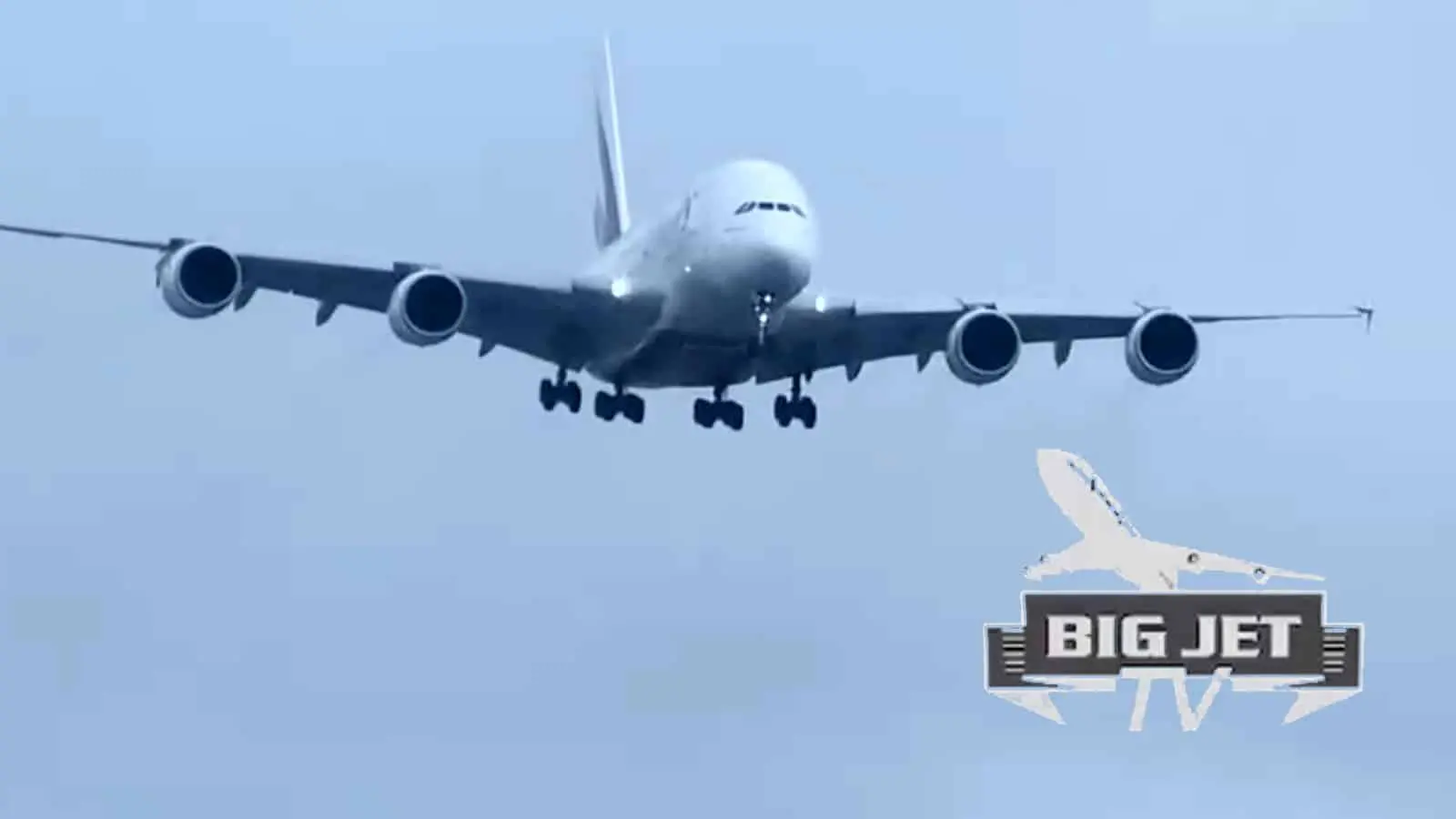 Plane landing with bigjettv