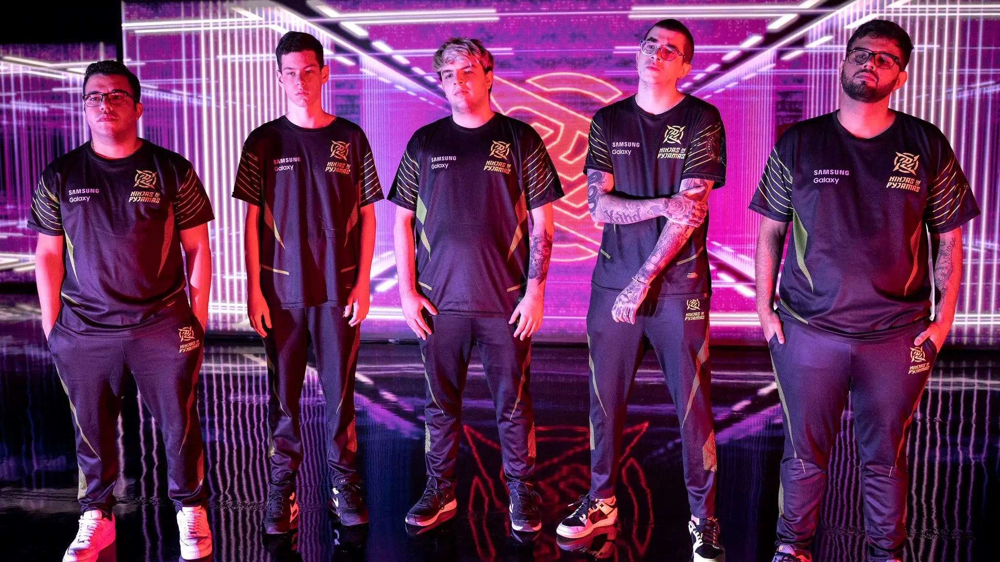 NIP's VALORANT team poses on stage