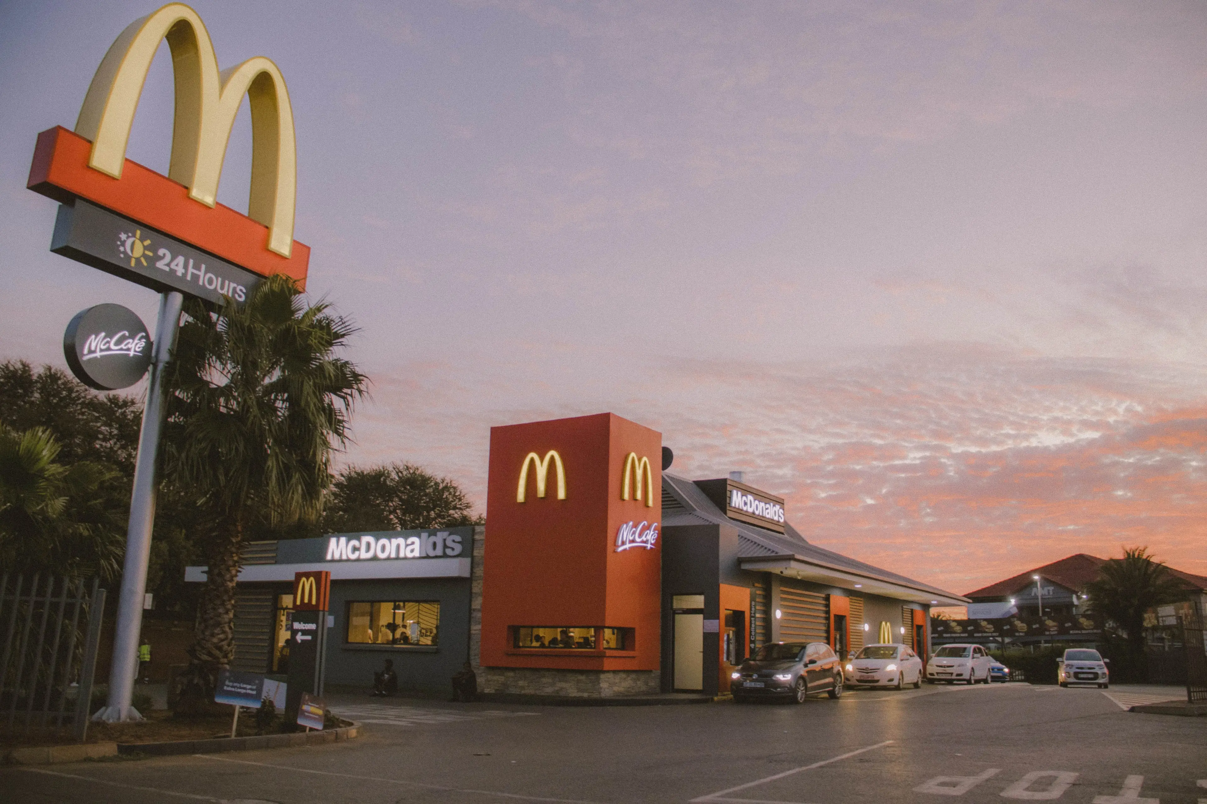 uk mcdonalds worker goes viral for singing late night shift