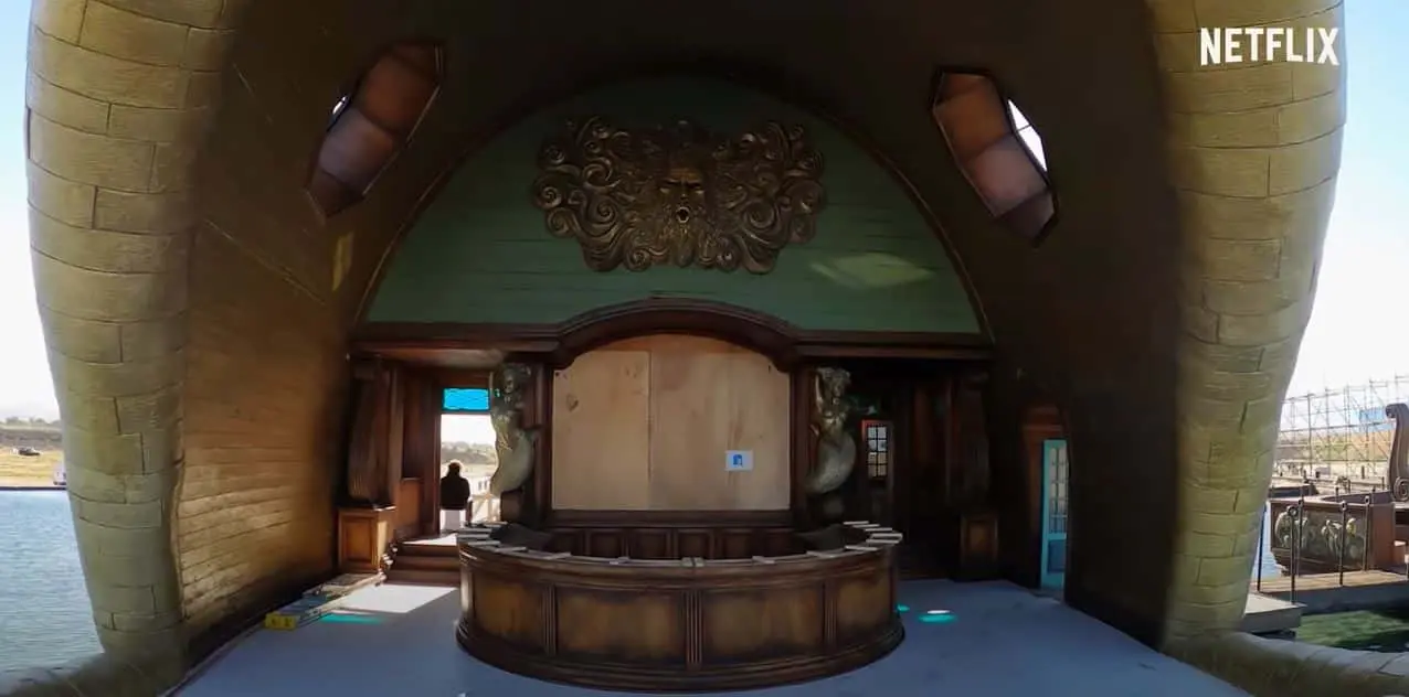 A bar inside a boat's fish mouth in Netflix's one piece