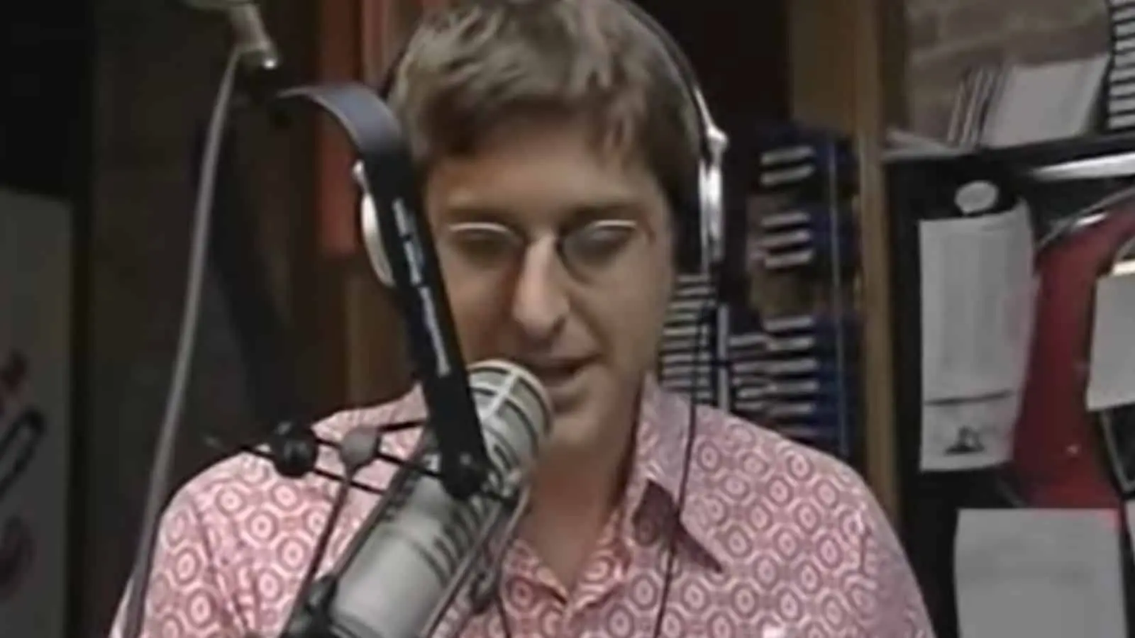 Louis Theroux original Jiggle Jiggle rap during Weird Weekends episode