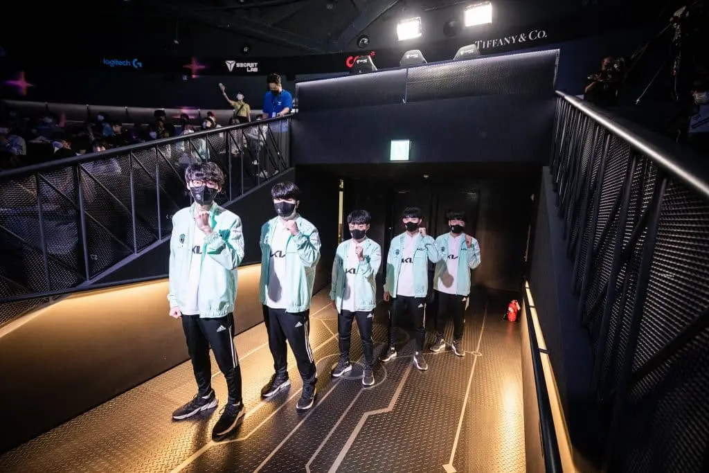 DWG KIA on stage at LCK Summer 2022