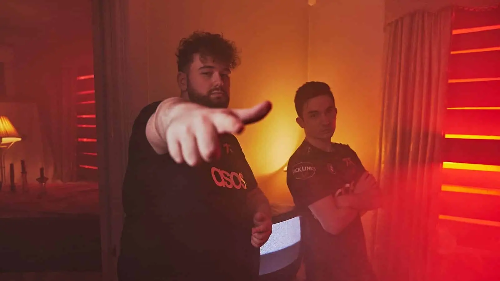 Fnatic Mistic points at the camera with Enzo also in frame at Valorant Masters