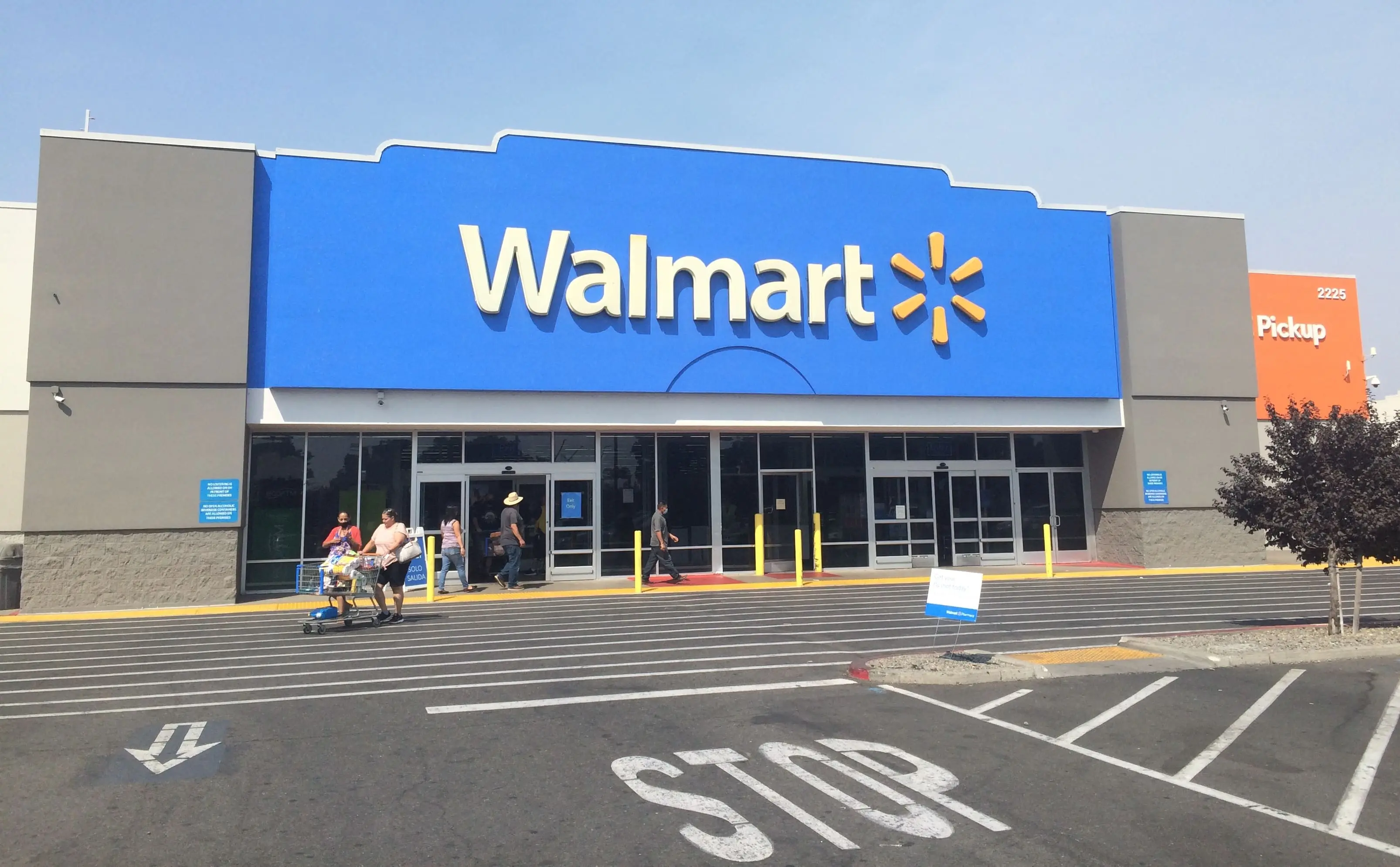 walmart store exterior