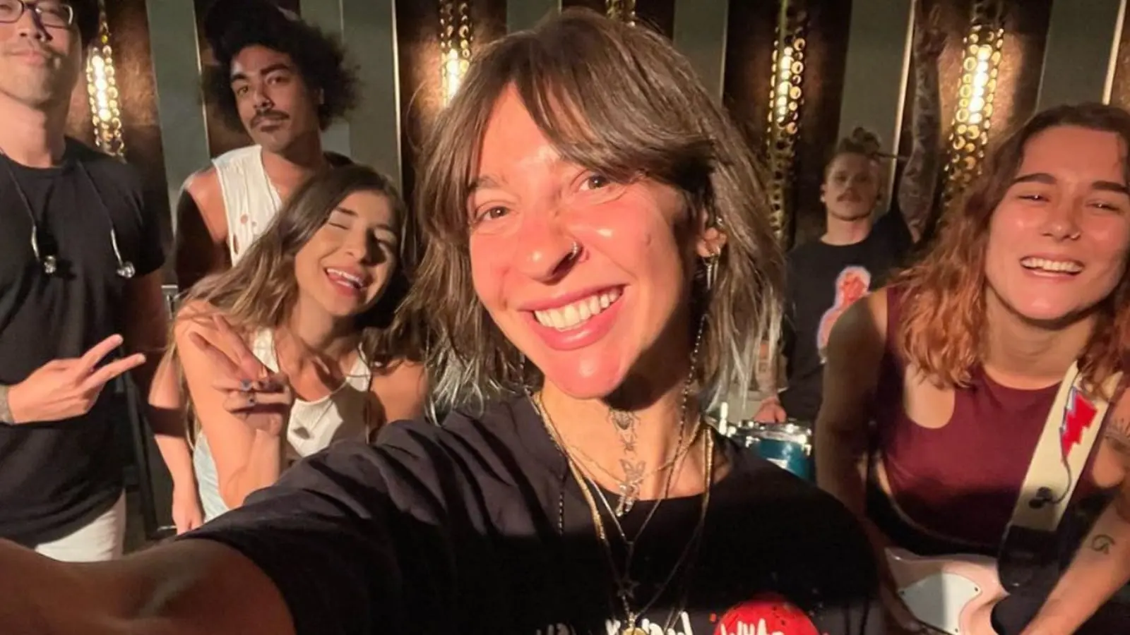 Gabbie Hanna taking a selfie