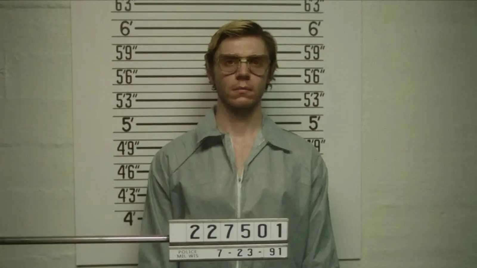 Evan Peters as Jeffrey Dahmer on Netflix