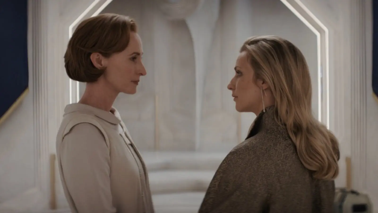 Vel and Mon Mothma in Andor