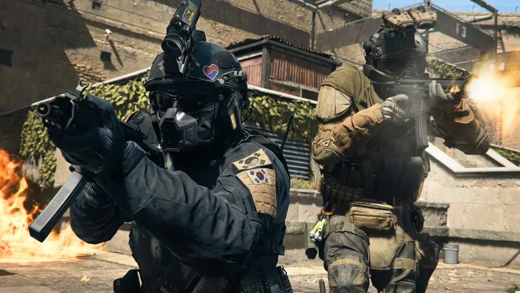 Warzone 2 operators in a gunfight.