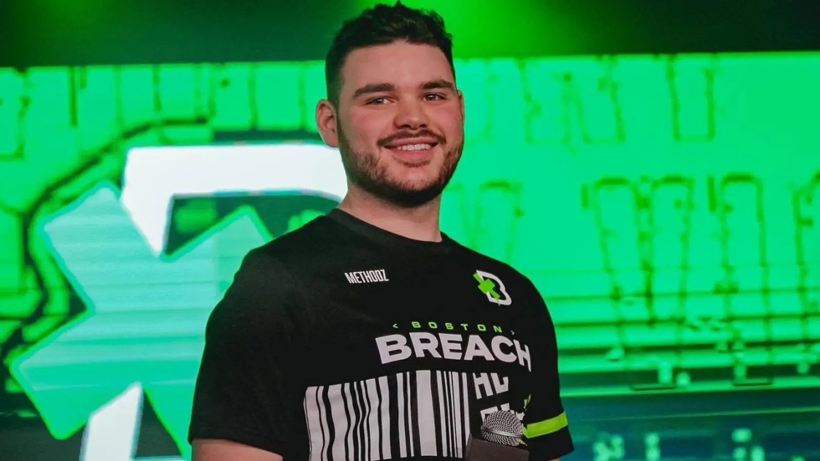 Methodz on stage representing Boston Breach in the CDL.