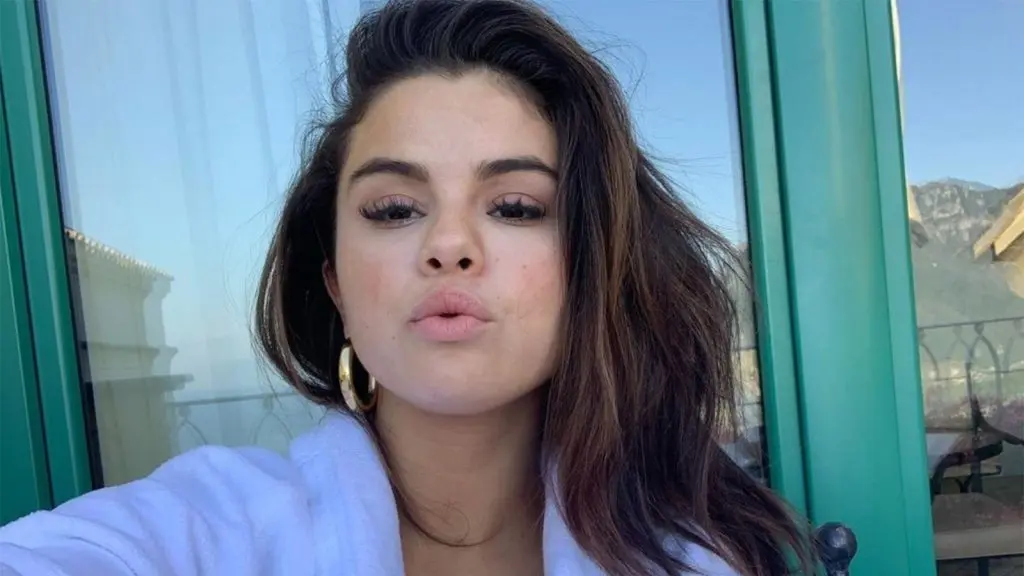 Selena Gomez posing on Instagram