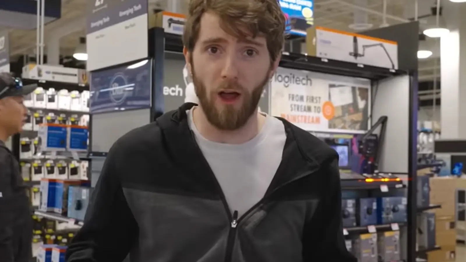 Linus Sebastion at Microcenter