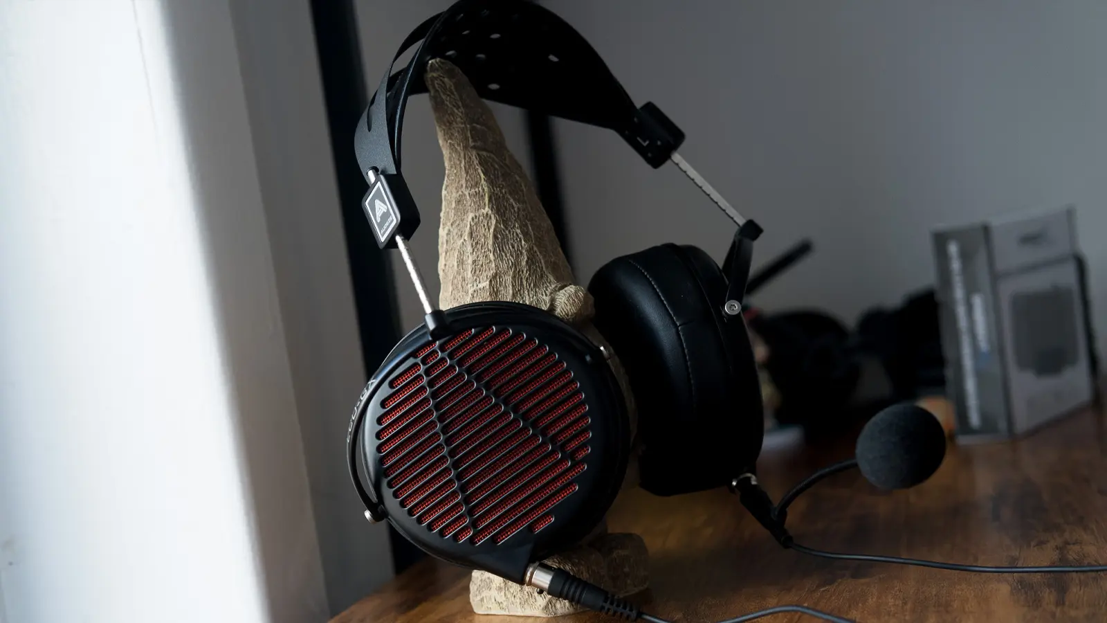 audeze lcd-gx on a gnome