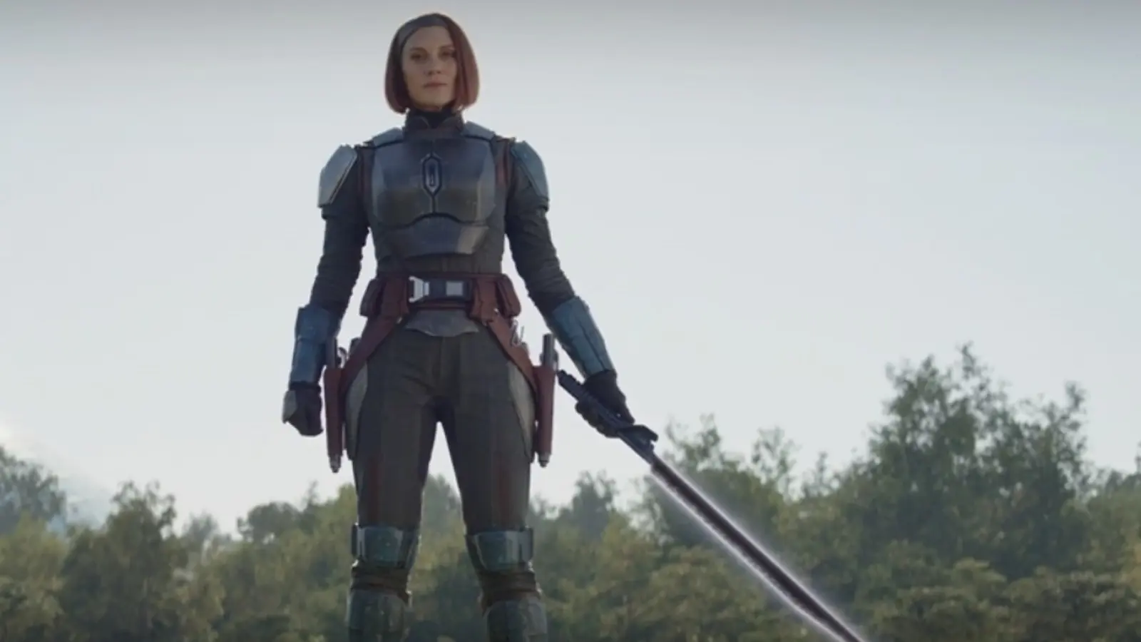 A still of Bo-Katan and the Darksaber in The Mandalorian Season 3 Episode 6