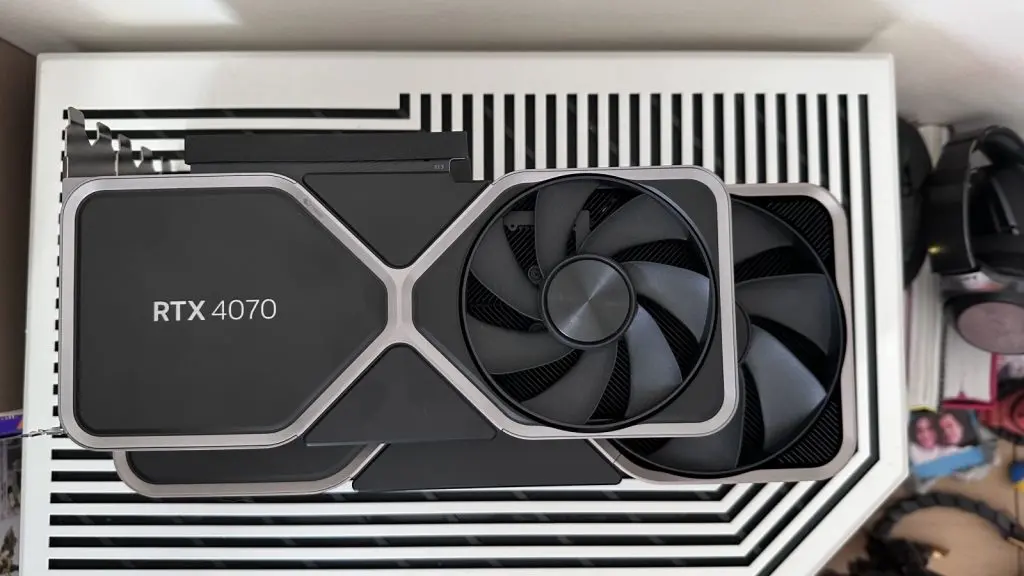 RTX 4070 size footprint vs RTX 4080