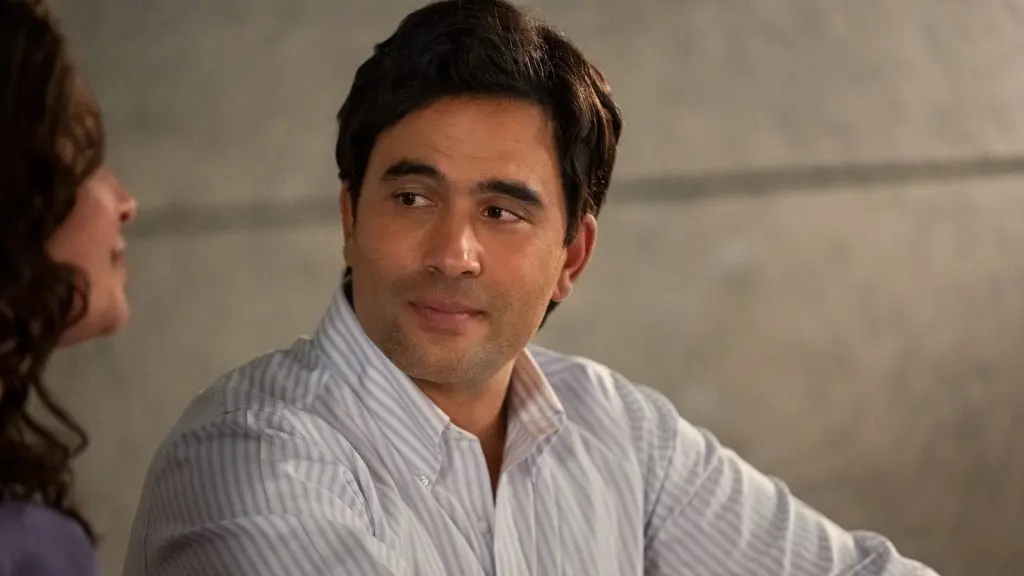 Ignacio Serricchio as Danny Diaz in Firefly Lane Season 2