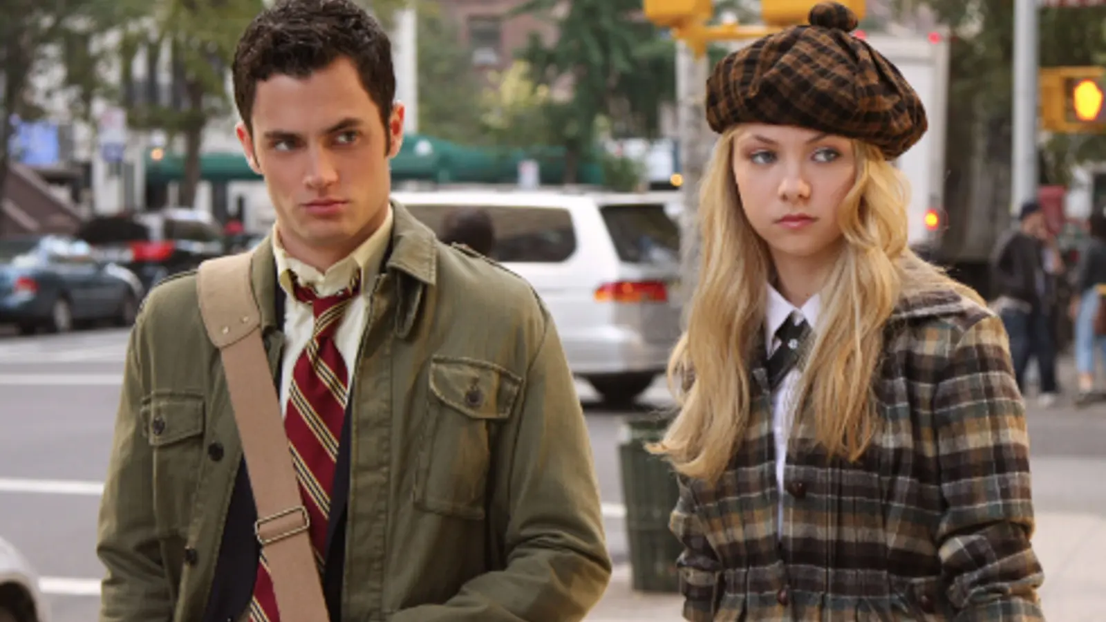 Penn Badgley and Taylor Momsen in Gossip Girl