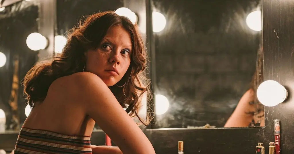 Mia Goth as Maxine in MaXXXine