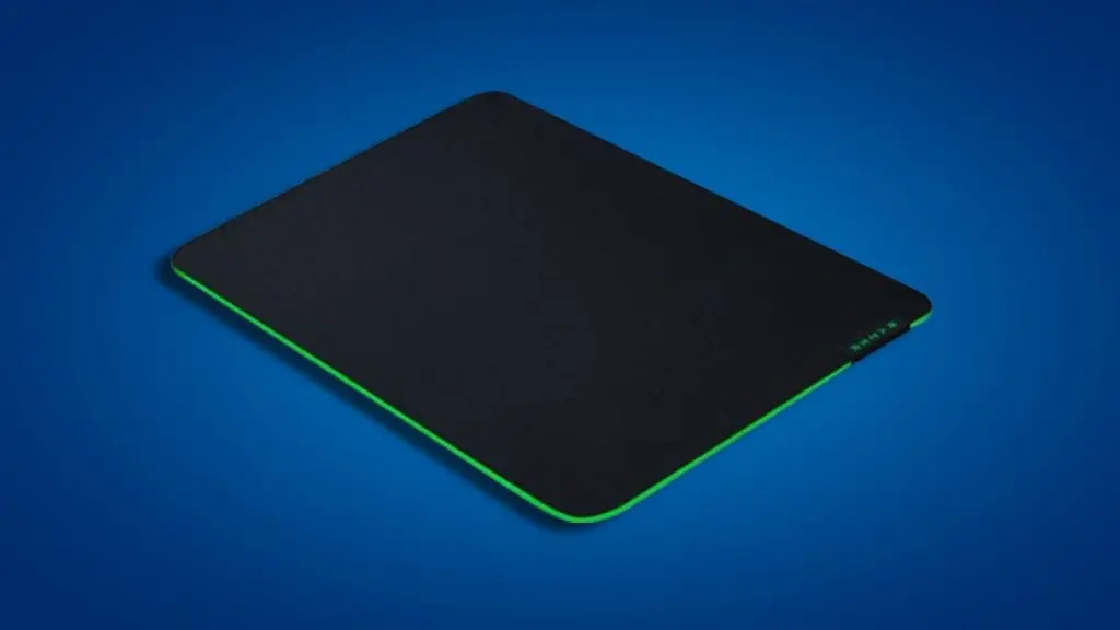 Image of the Razer Gigantus V2 mousepad.