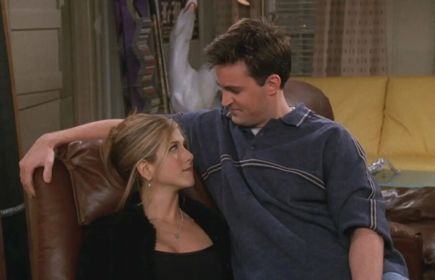 Jennifer Aniston and Matthew Perry in Friends