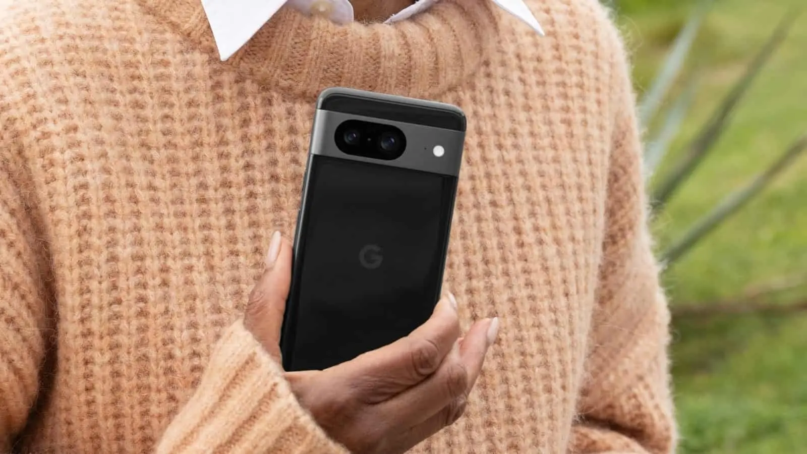 Google Pixel 8 lifestyle image