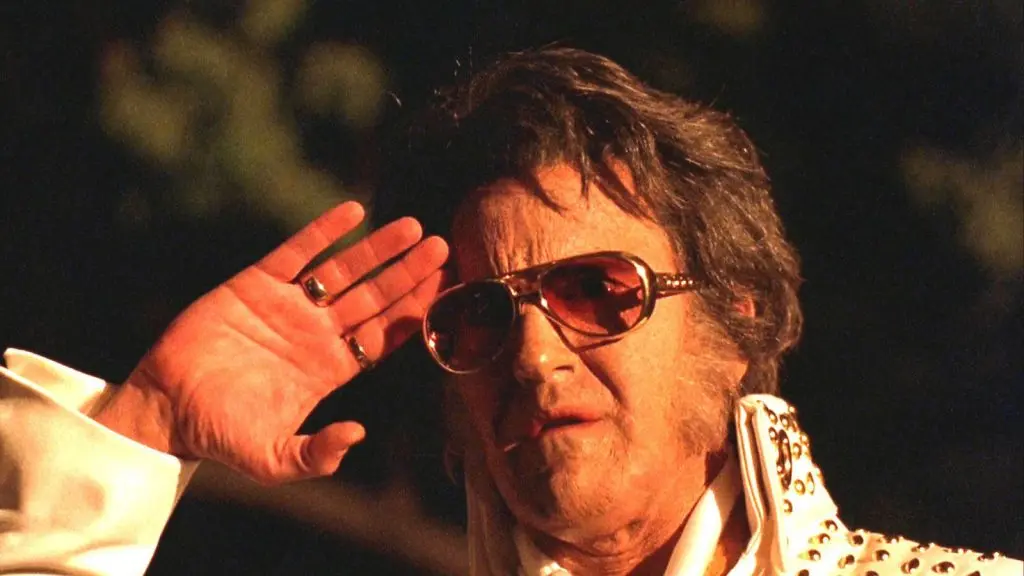 Bruce Campbell as Elvis in Bubba Ho-Tep