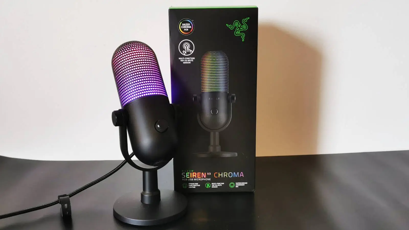 Review photo of the Razer Seiren V3 Chroma microphone.