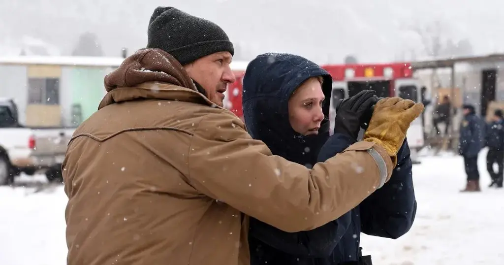 Jeremy Renner and Elizabeth Olsen in Wind River