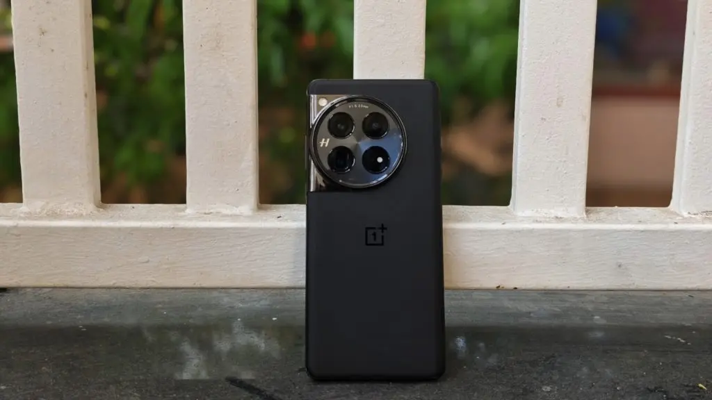 OnePlus 12 cameras