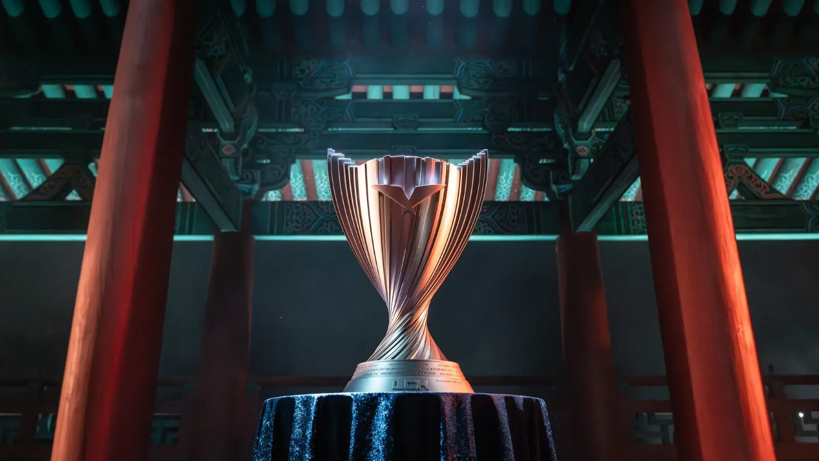 lck-summer-2024-trophy