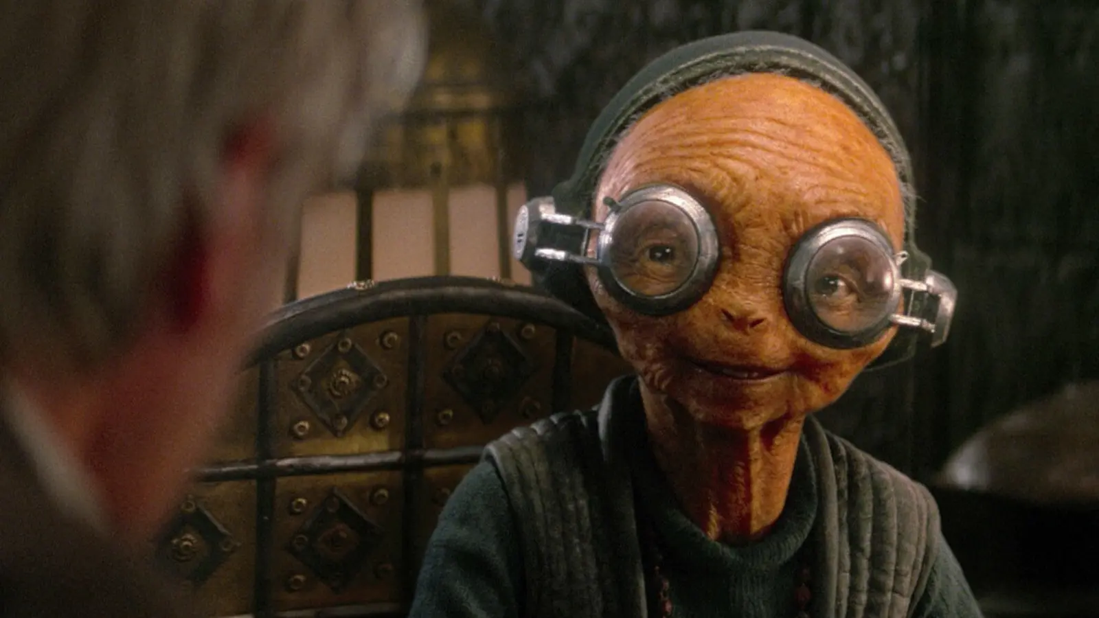 Maz Kanata in Star Wars The Force Awakens.