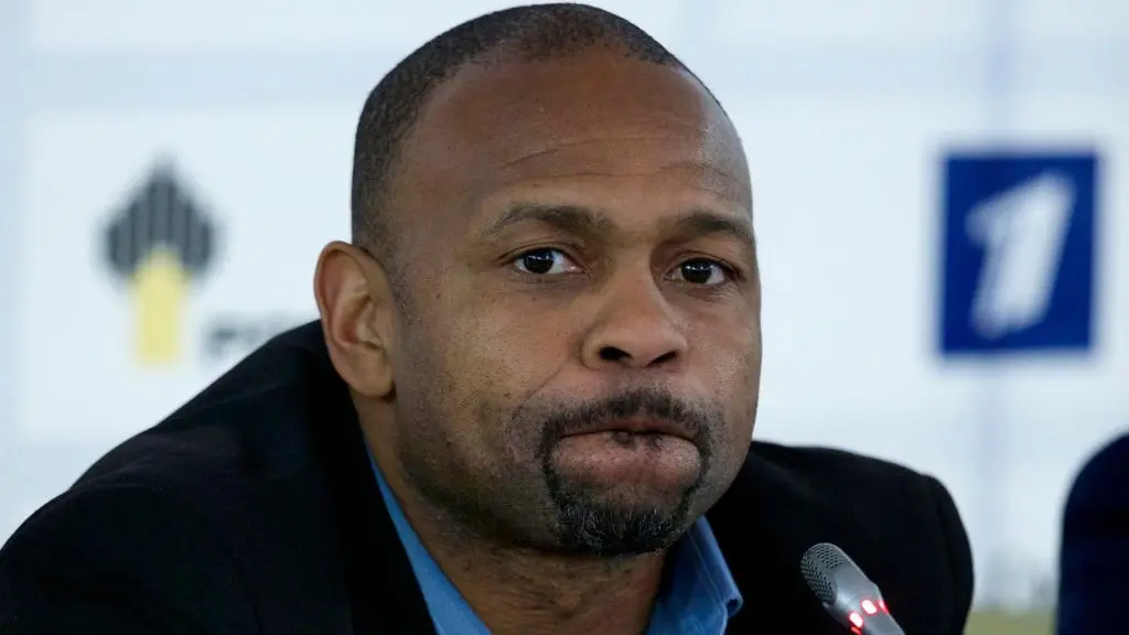 Former four-weight world champion Roy Jones Jr