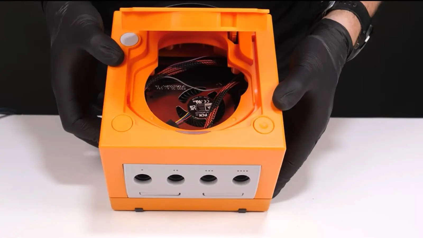 Mini PC inside a GameCube