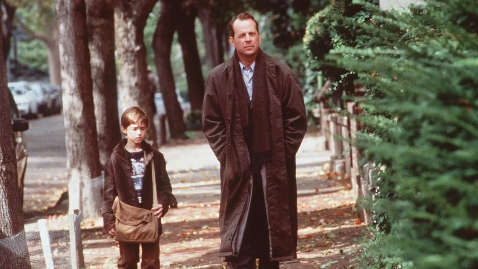 Bruce Willis an Haley Joel Osment in The Sixth Sense