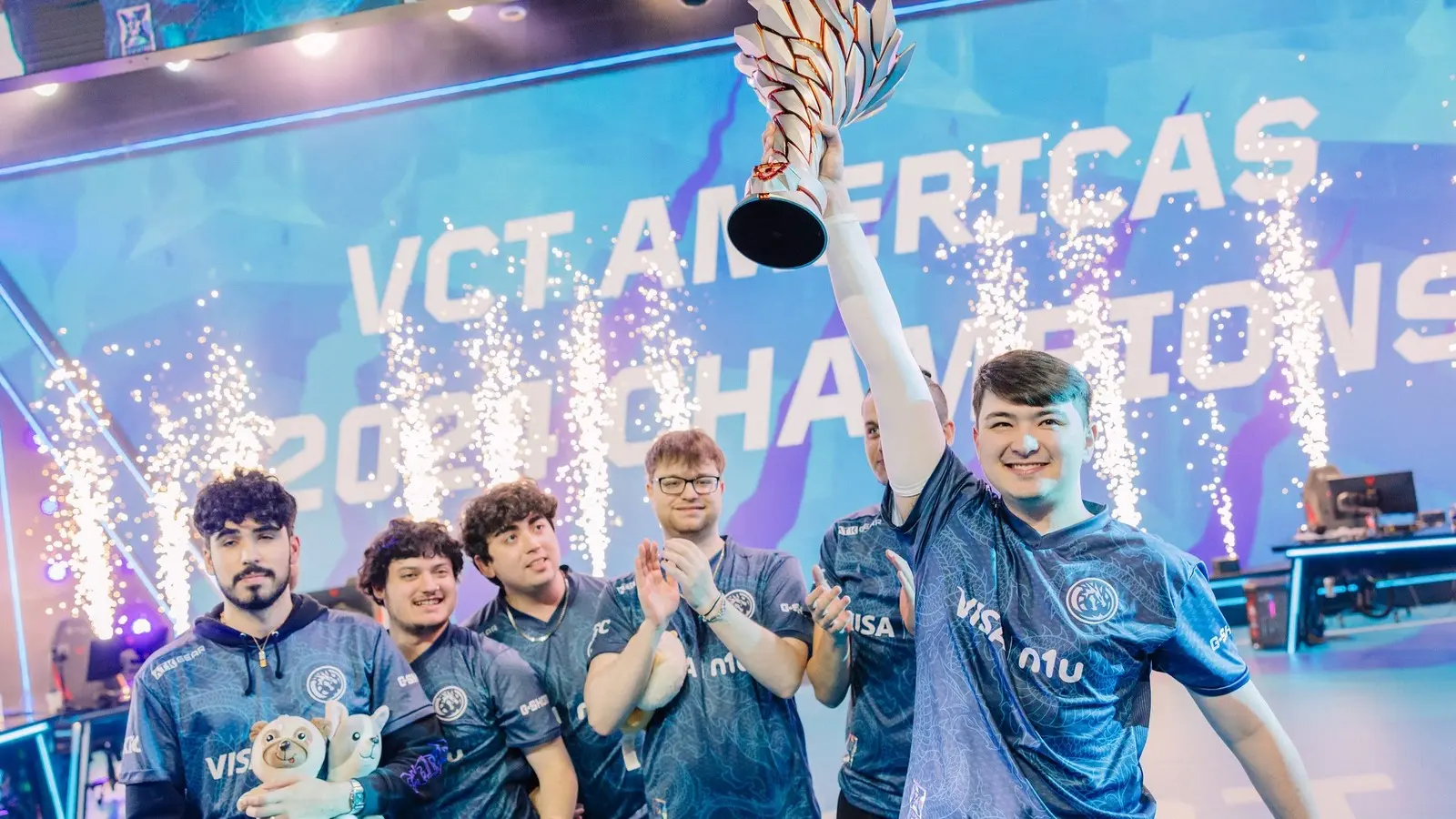 C0M lifts the VCT Americas trophy after defeating G2 Esports in the Grand Finals.