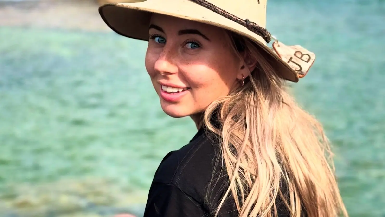 influencer fined for feeding crocodile in australia